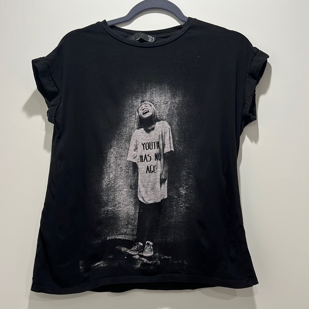 Zara Black grey print T-shirt "youth has no age", size s